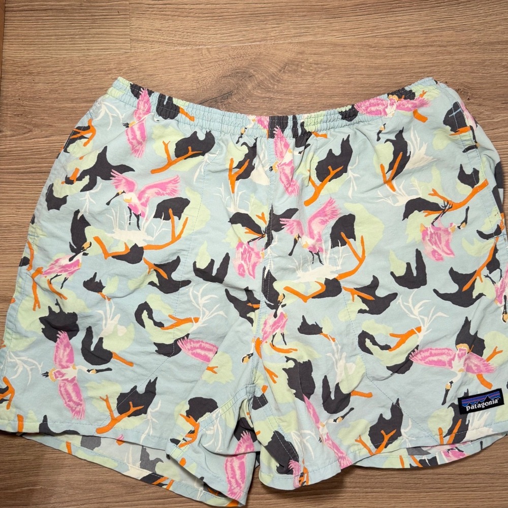 Patagonia Mens Baggies Shorts 5in Joy Pitch Blue Pink Heron Bird Print Medium